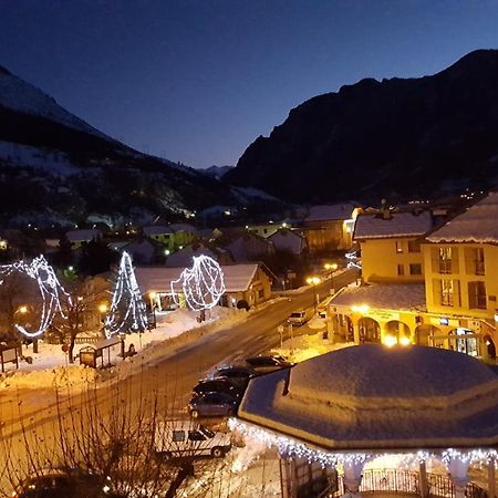 Hotel Restaurant Glaizette LʼArgentière-la-Bessée エクステリア 写真