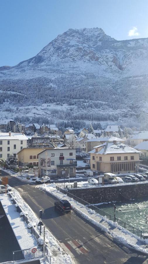 Hotel Restaurant Glaizette LʼArgentière-la-Bessée エクステリア 写真