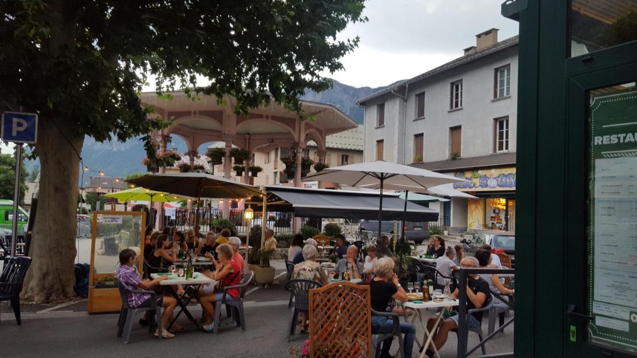 Hotel Restaurant Glaizette LʼArgentière-la-Bessée エクステリア 写真