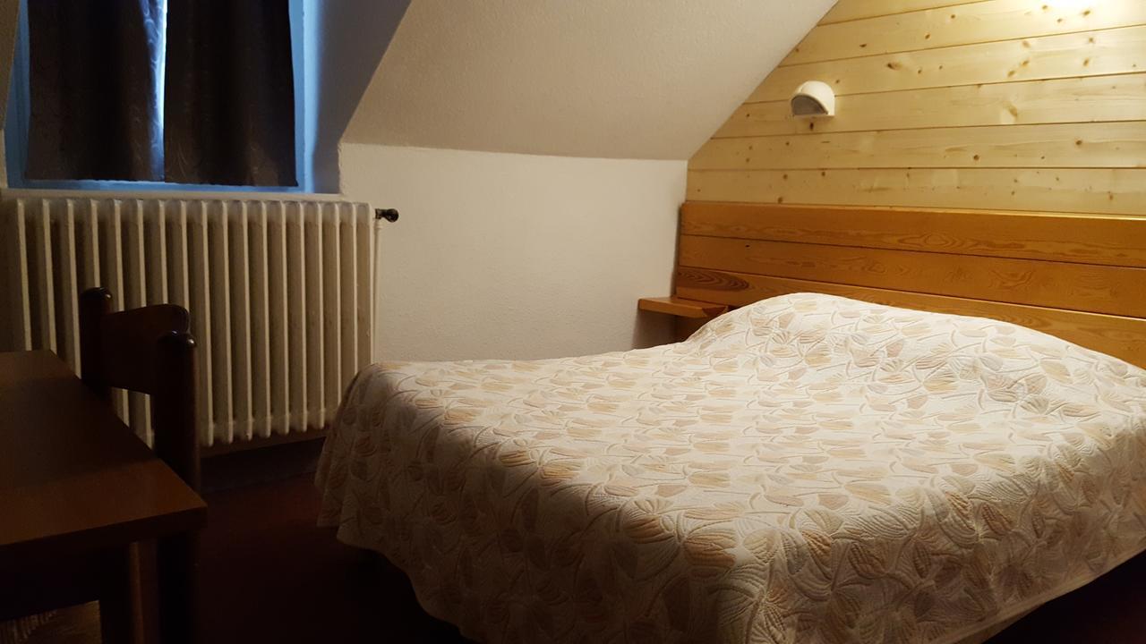 Hotel Restaurant Glaizette LʼArgentière-la-Bessée エクステリア 写真