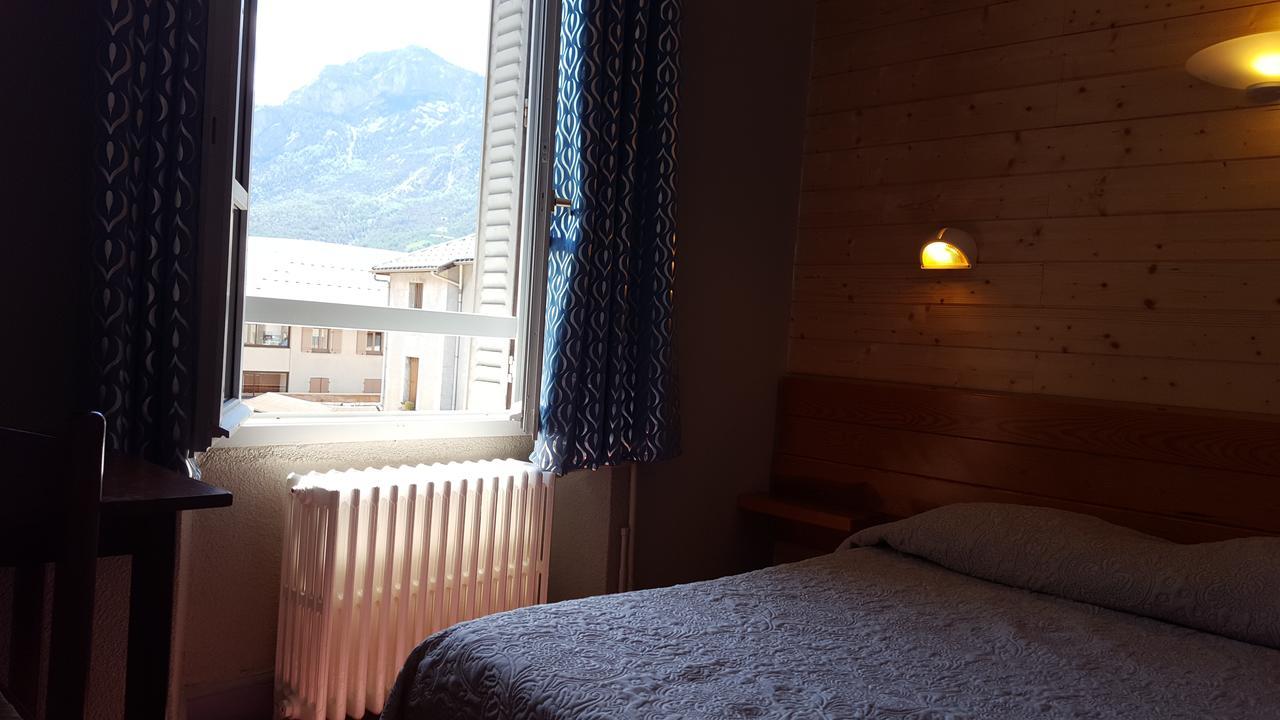 Hotel Restaurant Glaizette LʼArgentière-la-Bessée エクステリア 写真